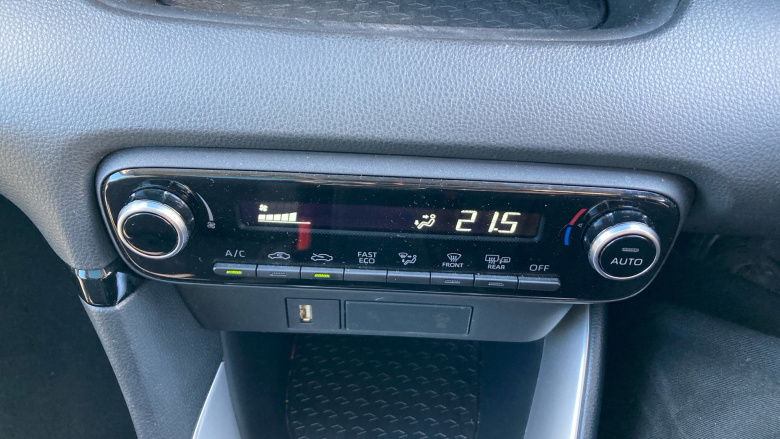 Toyota Yaris 1.5 Hybrid Design 5dr CVT Hybrid Hatchback